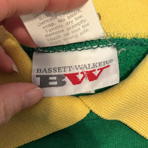 Vintage Bassett-Walker toucan collared sweatshirt - Picture 4 of 10